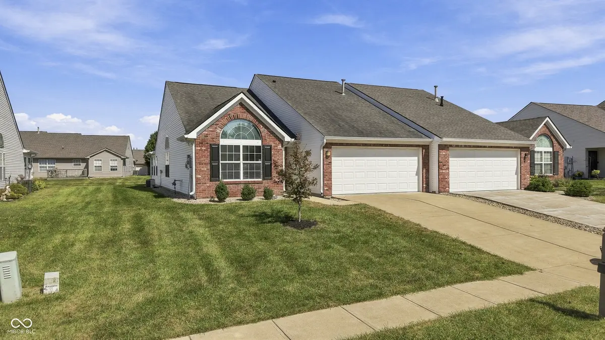 1170 Creek Bend DR, Greenwood, IN 46143