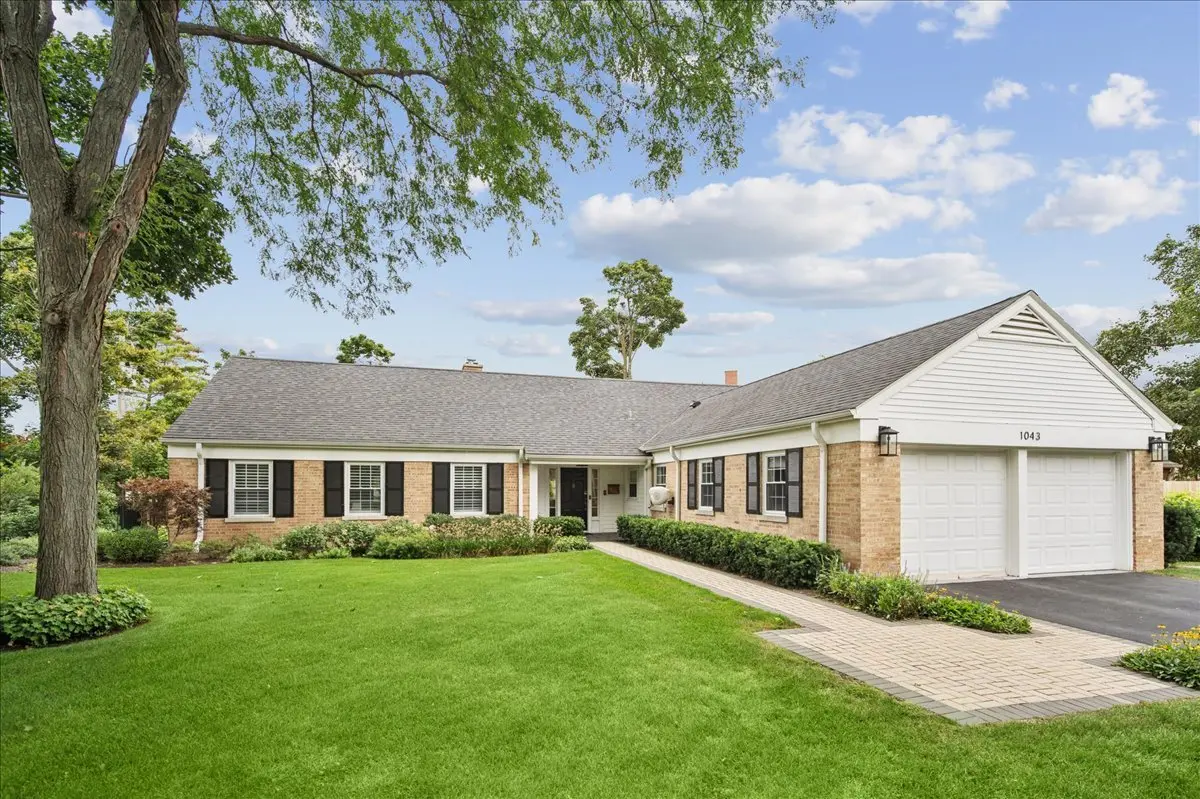 1043 Old Elm LN, Glencoe, IL 60022