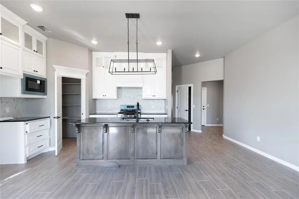 3220 Perch DR, Yukon, OK 73099