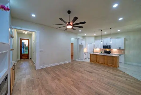 150 Waimanalo LN, Bastrop, TX 78602