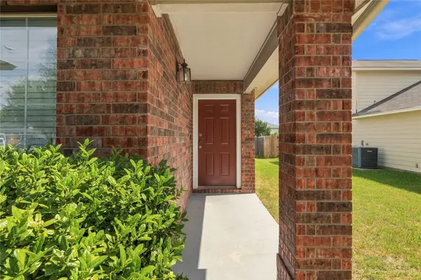 405 Bandara Woods BLVD, Elgin, TX 78621