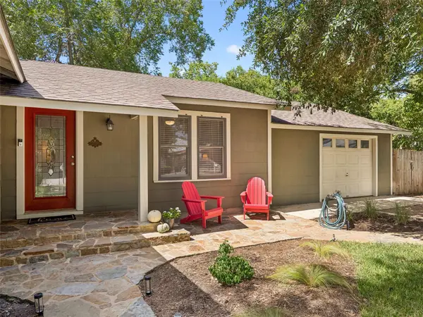 351 E North ST, New Braunfels, TX 78130