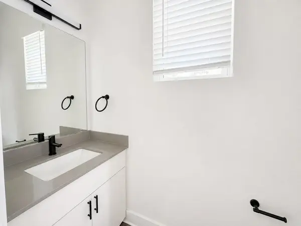 1106 Begonia TER #1, Austin, TX 78741