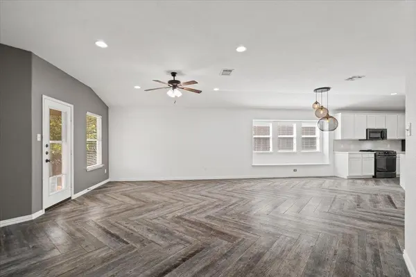 2341 Garlic Creek DR, Buda, TX 78610