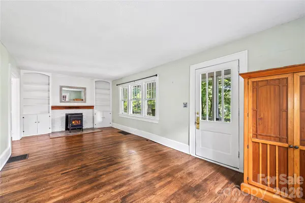 18 Westover DR, Asheville, NC 28801