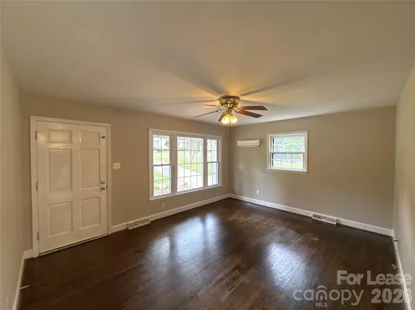 1427 Churchill DR, Gastonia, NC 28054