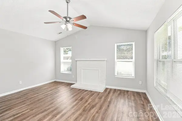 8419 Milton Morris DR, Charlotte, NC 28227