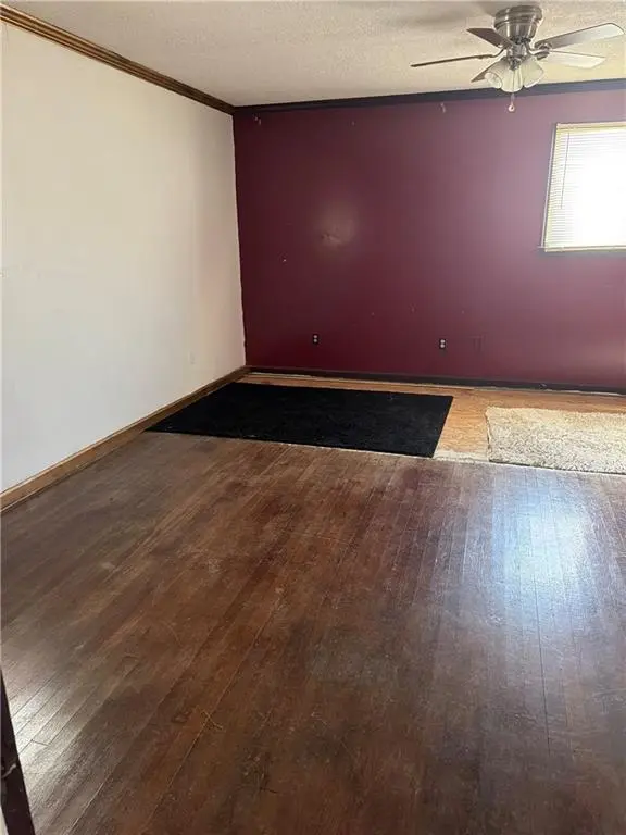 1914 W 5th ST, Coffeyville, KS 67337