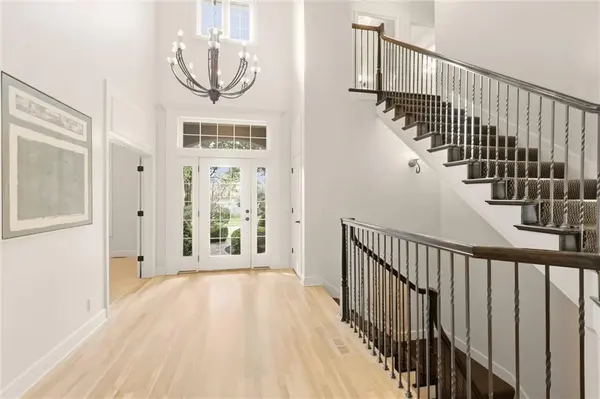 5272 W 150th TER, Leawood, KS 66224