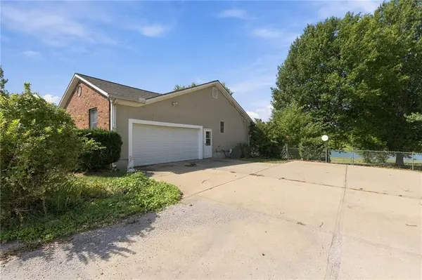 19718 S School RD, Raymore, MO 64083