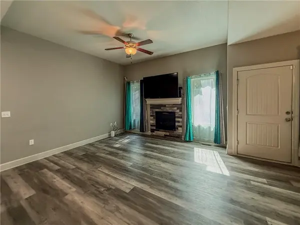 19557 E 14th N ST, Independence, MO 64056