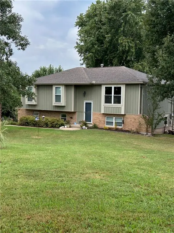 20212 Golden RD, Linwood, KS 66052