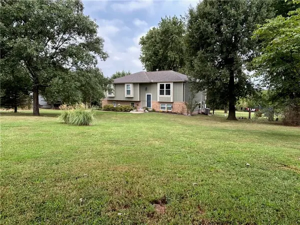 20212 Golden RD, Linwood, KS 66052