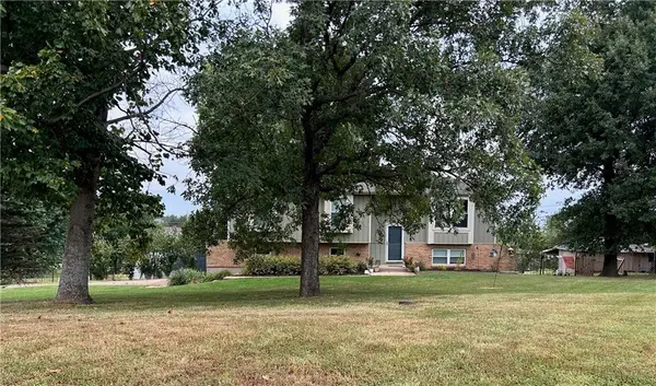 20212 Golden RD, Linwood, KS 66052