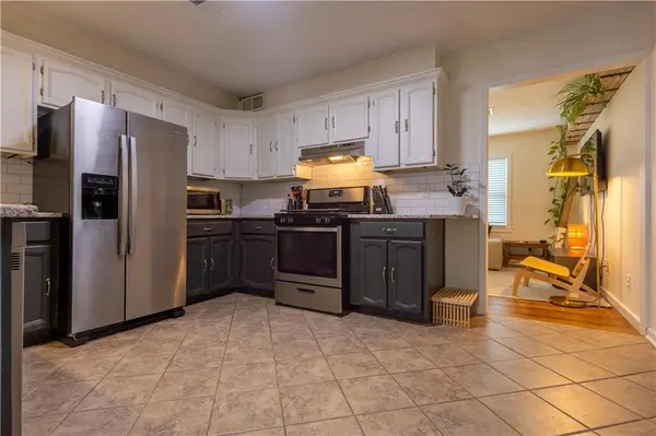 7701 Newton ST, Overland Park, KS 66204