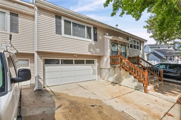 1414 E Mart-Way CIR #B, Olathe, KS 66061