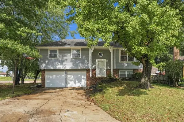 16612 W 125th ST, Olathe, KS 66062