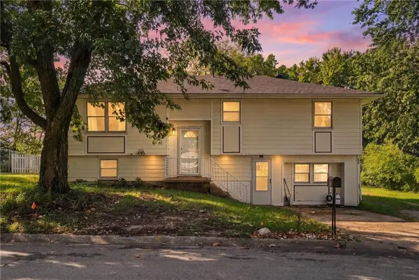 153 Cardinal CIR, Lawson, MO 64062