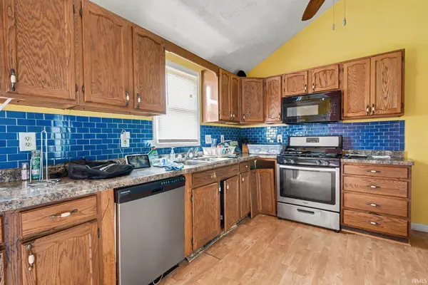 24320 Lynn DR, Elkhart, IN 46517