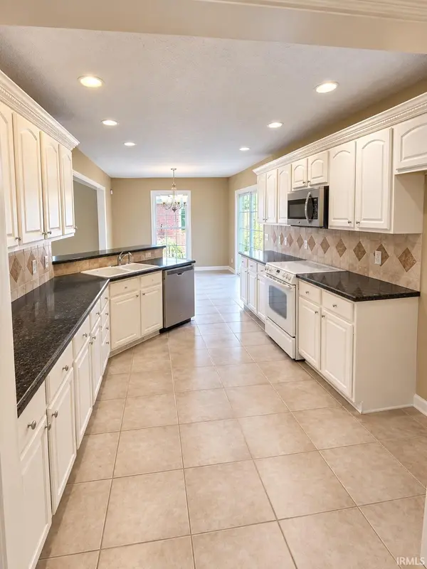 2807 Langston DR, Evansville, IN 47725