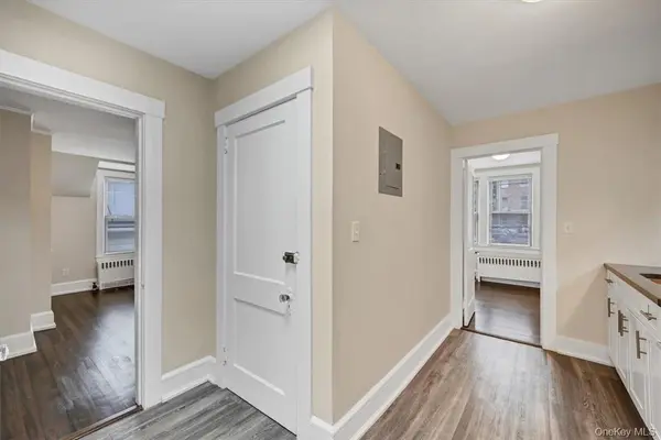 15 Kaldenberg PL, Tarrytown, NY 10591
