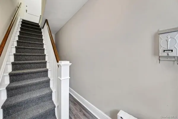 15 Kaldenberg PL, Tarrytown, NY 10591