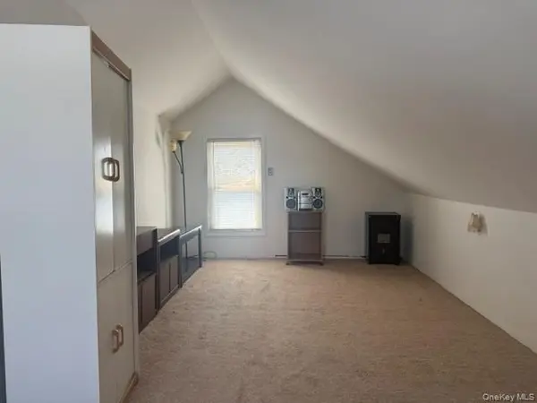 74 Lexington AVE, Franklin Square, NY 11010
