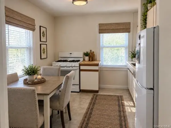 74 Lexington AVE, Franklin Square, NY 11010