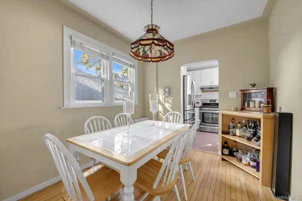 47-11 Belmont RD, Great Neck, NY 11020