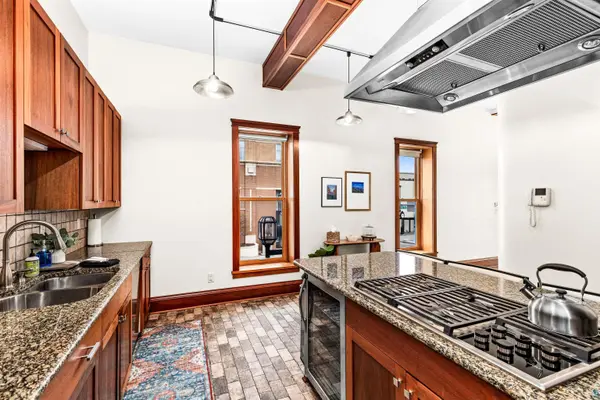 1 N Lake Ave, Duluth, MN 55805