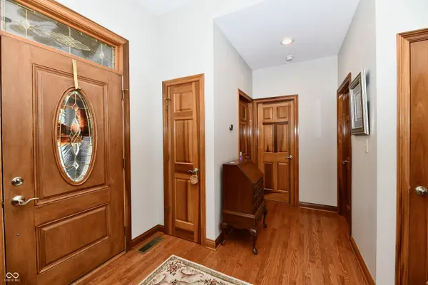 355 Connecticut CIR, Indianapolis, IN 46217