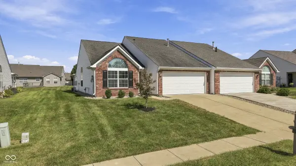 1170 Creek Bend DR, Greenwood, IN 46143