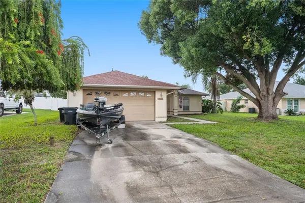 7512 FLORAL CIR E, Lakeland, FL 33810