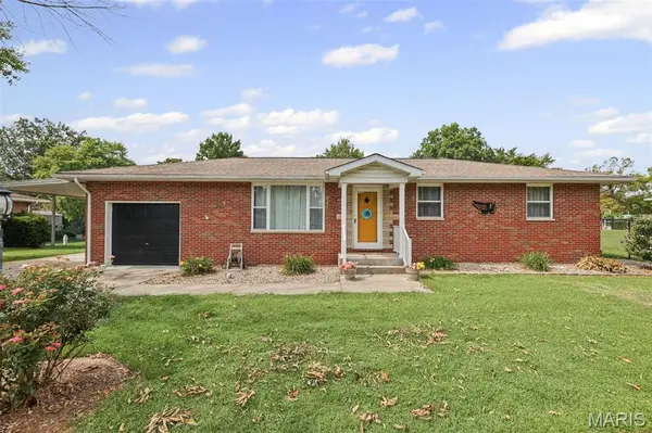 4928 Hill DR, Godfrey, IL 62035