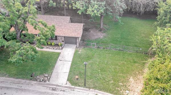 409 E 11th ST E, Washington, MO 63090
