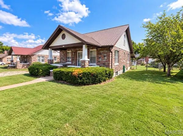 208 S Long ST, Farmington, MO 63640