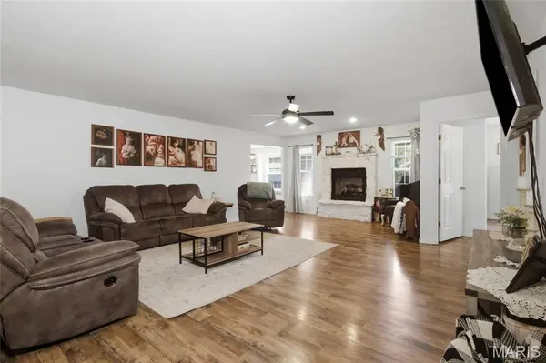 700 M- Robin RD, Mountain Grove, MO 65711