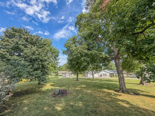 220 E 4th ST, Arcola, IL 61910