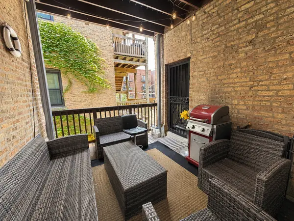 925 W Addison ST #2C, Chicago, IL 60613