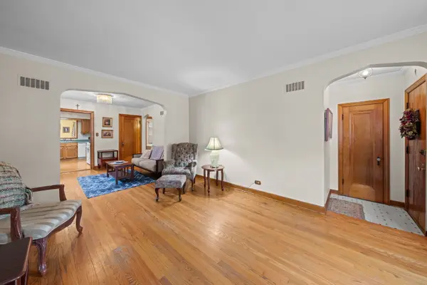 2828 N Melvina AVE, Chicago, IL 60634