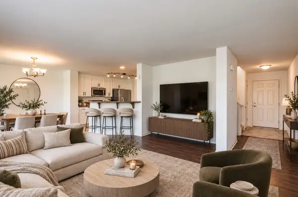 617 GRAND CANYON CIR #617, Crystal Lake, IL 60014