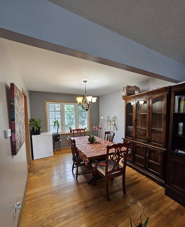 12543 S Menard AVE, Palos Heights, IL 60463