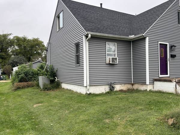 2440 Dunham ST, Clinton, IA 52732
