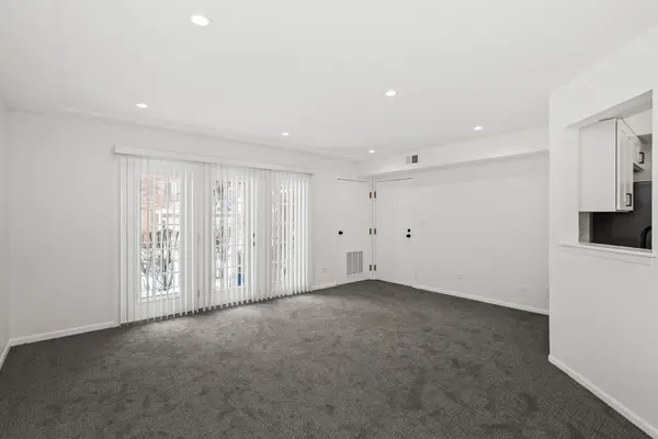 4252 Central RD #102, Glenview, IL 60025