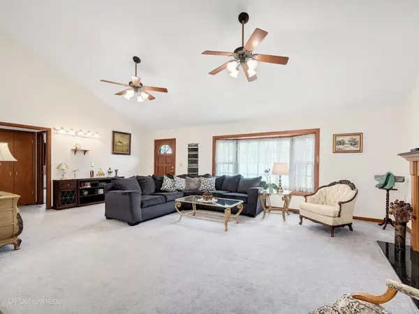 449 Arbor AVE, West Chicago, IL 60185