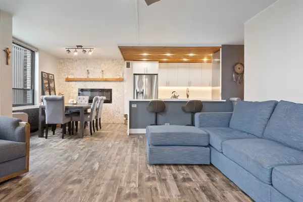 222 E PEARSON ST #2002, Chicago, IL 60611