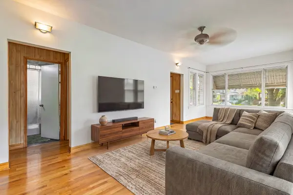 5306 N Lynch AVE, Chicago, IL 60630