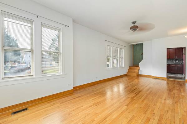 5306 N Lynch AVE, Chicago, IL 60630