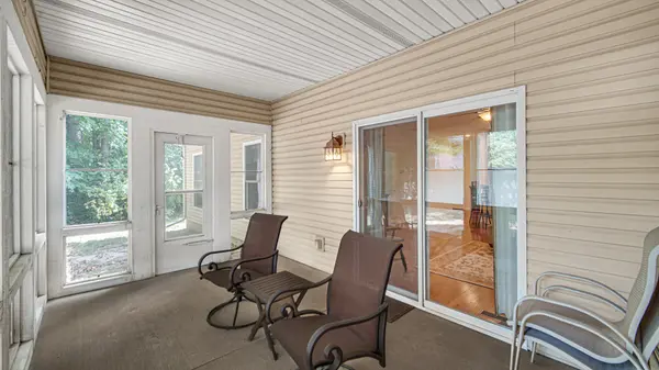 49 Victoria CIR, La Porte, IN 46350