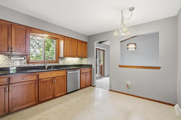 6207 Edgemont BLVD N, Brooklyn Park, MN 55428